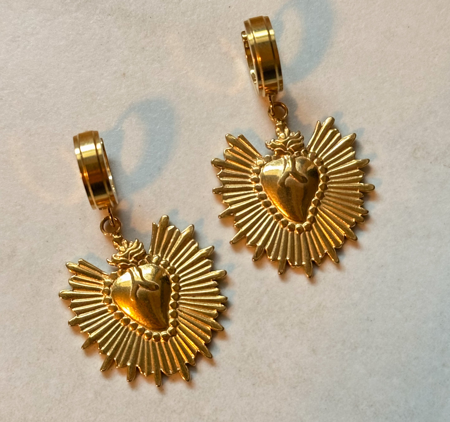 Sacred Heart Earrings | Gold